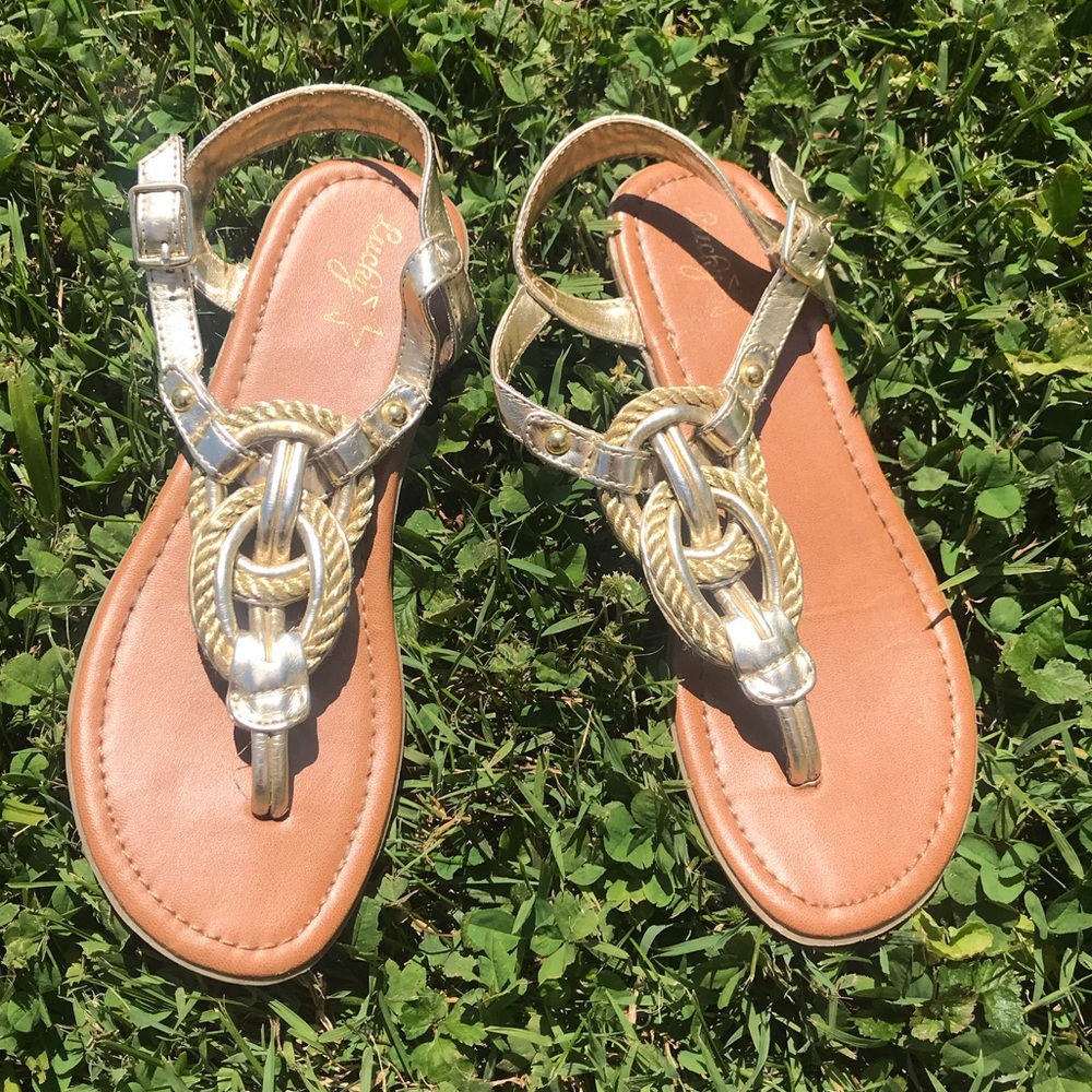 Gold knot sandals⚓️